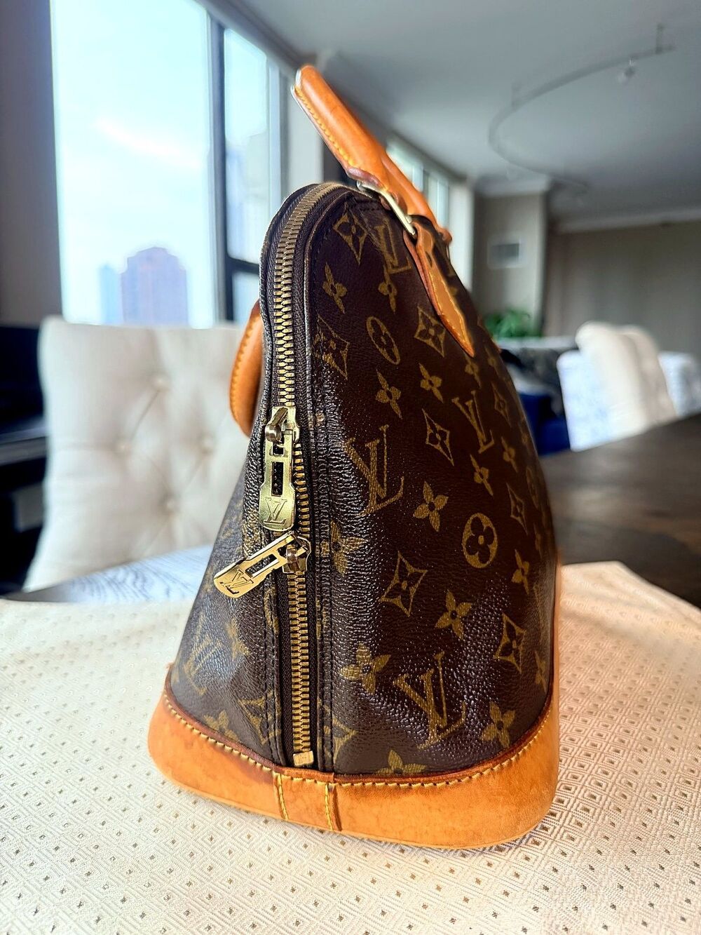 Authentic Louis Vuitton Alma PM Monogram Canvas Handbag Gold Hardware - Picture 7 of 10